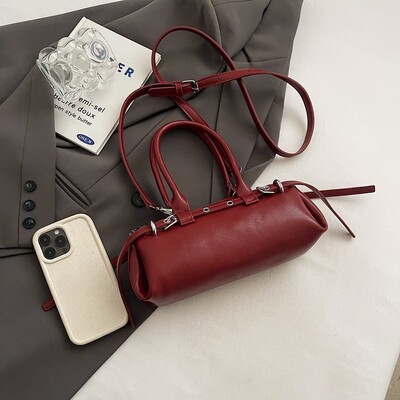 Geantă de umăr roșie sub braț femei 2025 de primăvară noua modă coreeană geantă de mână retro cu curea de umăr elegantă geantă de navetă Tendințe stradale