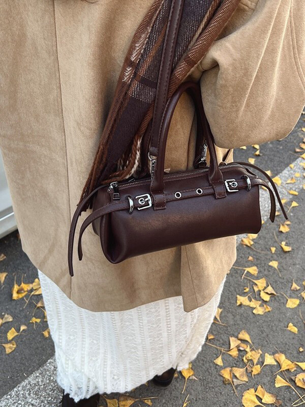 Geantă de umăr roșie sub braț femei 2025 de primăvară noua modă coreeană geantă de mână retro cu curea de umăr elegantă geantă de navetă Tendințe stradale