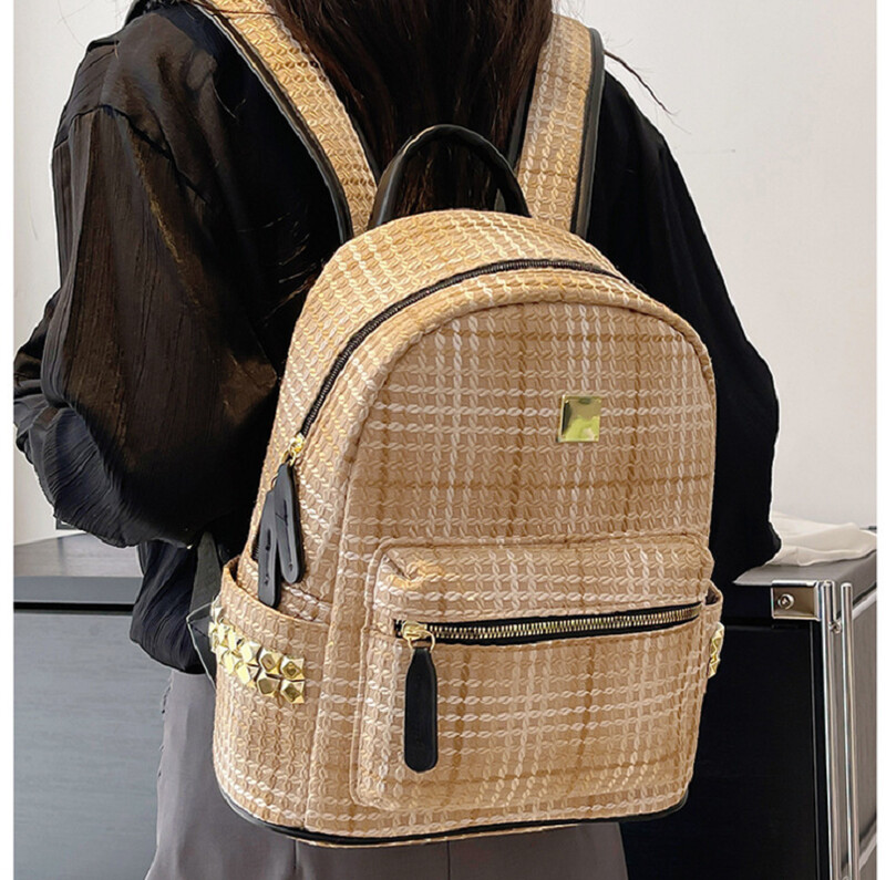 Nove modne korejske najlonske putne naprtnjače velikog kapaciteta Ženske dizajnerske torbe na rame sa zakovicama Totes Školska torba Ležerni ruksak