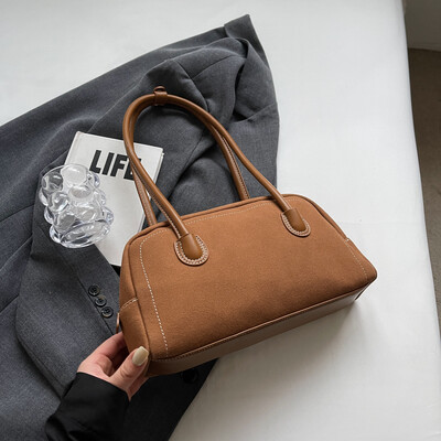 Genți de umăr de culoare burgundă pentru femei din piele intoarsa de capacitate mare naveta bowling geanta Boston 2024 iarna ultimele tendinte genti de mana femei