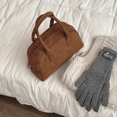 Brūnas zamšādas Boston Bag Sieviešu 2024 Korejas boulinga soma Premium spilvenu soma rokassomiņa Eleganta zamšādas soma daudzpusīga un praktiska