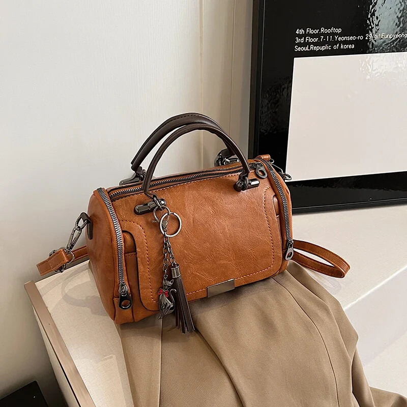 Jauna moderna Bostonas spilvenu soma, moderna liela ietilpības rokassoma, plecu soma, mīkstas ādas vienkārša krusteniska soma panku rokassomiņa