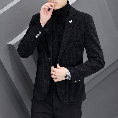 Noul stil promovează în principal hainele groase de toamnă și iarnă pentru bărbați, stil de costum cald, versiune coreeană, subțire, de ultimă generație