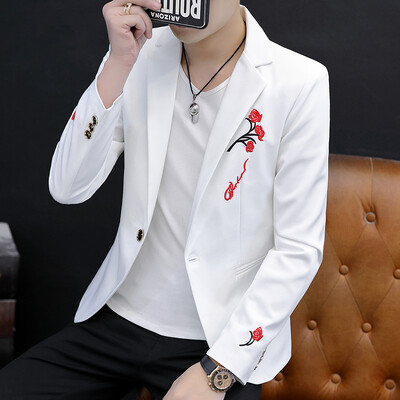 Nova eksplozivna proljetna, tanka, ležerna, zgodna vezova modna muška odjeća koja se podudara sa stilom jedne zapadne osobnosti