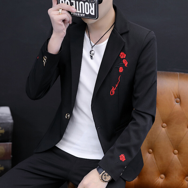 Nova eksplozivna proljetna, tanka, ležerna, zgodna vezova modna muška odjeća koja se podudara sa stilom jedne zapadne osobnosti