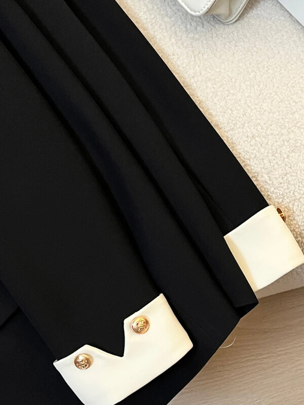 Nova moda 2024. Ženski dizajn Sense Niche Labavi mliječno bijeli blejzer jakna Proljetni ženski korejski odijelo za putovanje na posao Gornji kaput