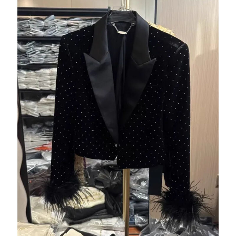 Strasuri grele Jachetă de costum scurtă neagră Moda pentru femei Mâneci cu pene Topuri Jachete 2025 Primăvara Toamnă Blazer nou îmbrăcăminte
