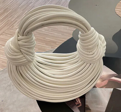 Ručne torbice za žene 2024. Nova zlatna luksuzna dizajnerska marka Ručno tkane torbe od rezanaca Konopac S čvorovima Vučen Hobo Srebrna večernja spojka Chic