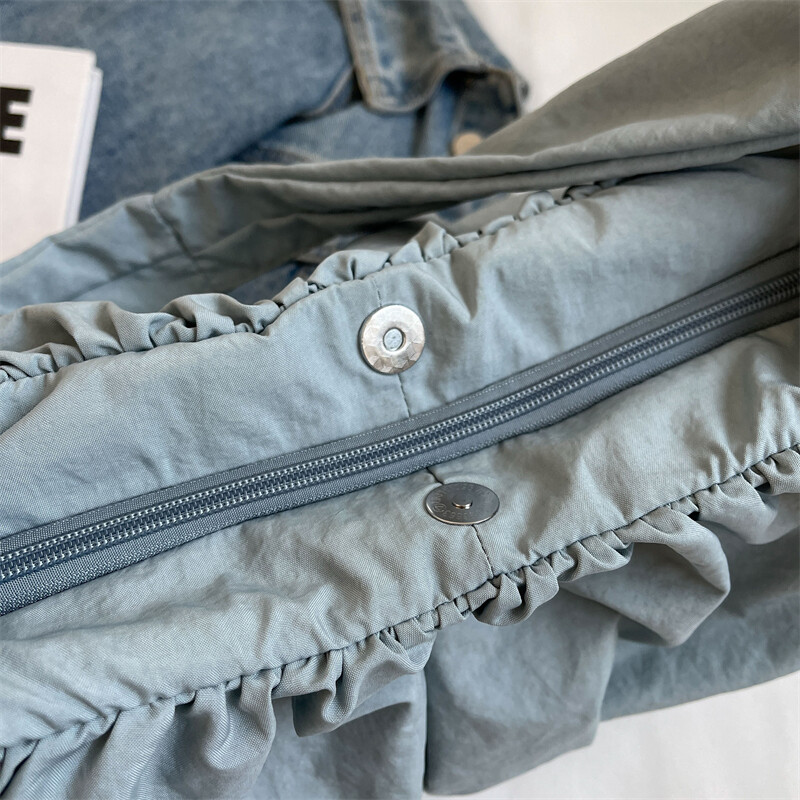 Genți de umăr cu design plisat pentru femei, țesătură din nailon, culoare pură, tote pentru cumpărători de mare capacitate, geantă casual Street Hobo, geantă de mână cu marcă 2024