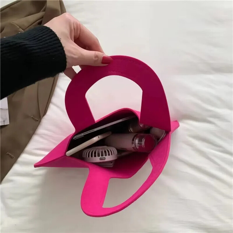 Nova jednobojna torbica u obliku srca za 2023., ženska torba s gornjom ručkom, torba za kupnju, torba na rame Nova trendi torba preko ramena, torbica