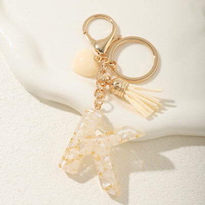 Ключодържател с начална буква на г-жа Сладки подаръци за Свети Валентин със сърца и пискюли Ключодържател Раница Висяща кола Висулка