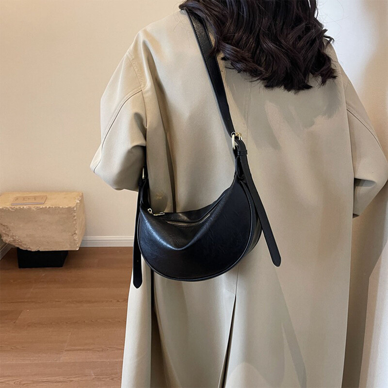 Plecu soma sievietēm Crossbody soma Sieviešu viegla Hobo soma, vintage ādas pusmēness soma, vienkrāsains PU ādas klimpas