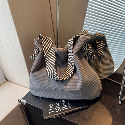 Geantă de umăr casual din velur, geantă de mână minimalistă de culoare uni, geantă retro perfectă