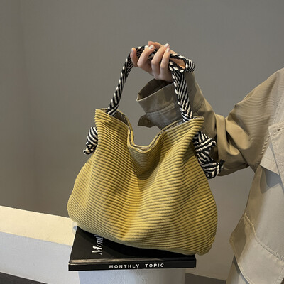 Geantă de umăr casual din velur, geantă de mână minimalistă de culoare uni, geantă retro perfectă