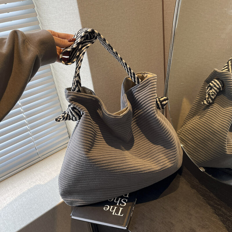 Geantă de umăr casual din velur, geantă de mână minimalistă de culoare uni, geantă retro perfectă