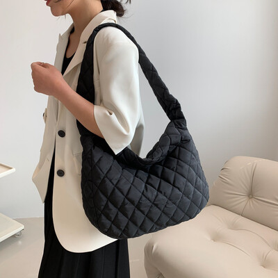 Geantă vintage de nailon pentru femei, cu umăr la subrat