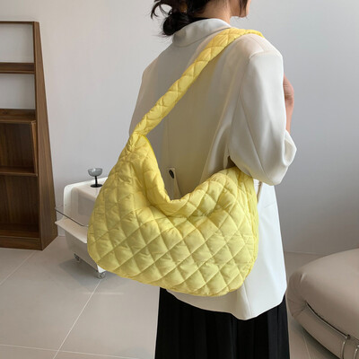 Geantă vintage de nailon pentru femei, cu umăr la subrat