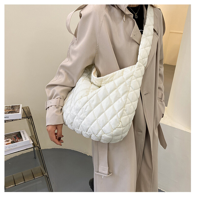 Geantă vintage de nailon pentru femei, cu umăr la subrat