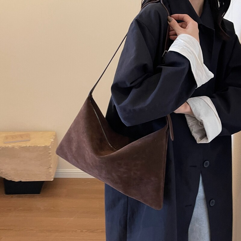 Vintage modes Crossbody somas sievietēm Mīksta zamšādas kurjera soma liela ietilpība plecu somas 2024. gada dizaineru rokassomas Luksusa