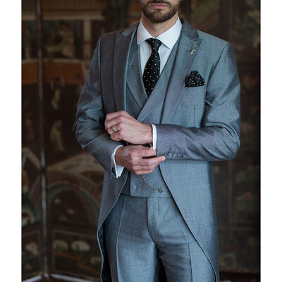 Skaists pelēks, tievs smokings vīriešu uzvalks Peak atloks, 3 daļ. (jaka + bikses + veste) Vīriešu oficiālu kāzu ballīšu komplekts