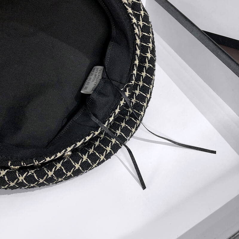 Jaunā rudens un ziemas režģa berete ir moderna un daudzpusīga sievietēm. Ikdienas ielu gleznotāja cepure Plakana astoņstūra cepure