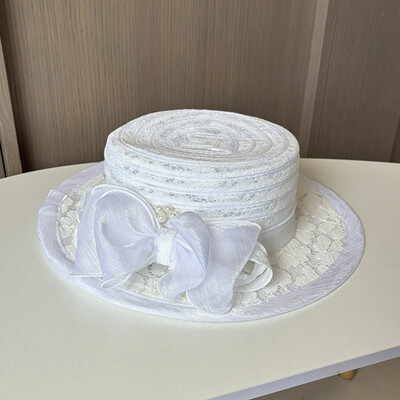 2024 Novi Ladies Fascinators Millinery Crkveni šešir Elegantna čipkana mrežasta mašna Široki obodi Šeširi ravnog vrha Fedora ženske ljetne kape za sunčanje