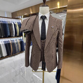 Costume bărbați în carouri 3 buc. Jachetă cu rever cu vârf de vestă, pantaloni, smoking de nuntă slim fit pentru mire, costum masculin, blazer 2025