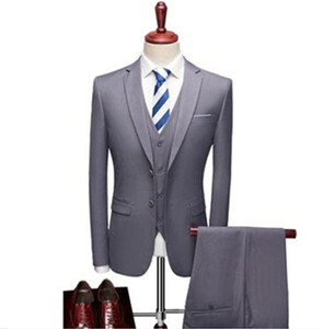 Vīriešu biznesa 3 gabalu uzvalku komplekti / vīriešu līgavainis kāzu bankets vienkrāsains augstas klases pielāgots liela izmēra zīmola bleizeri jaka mētelis