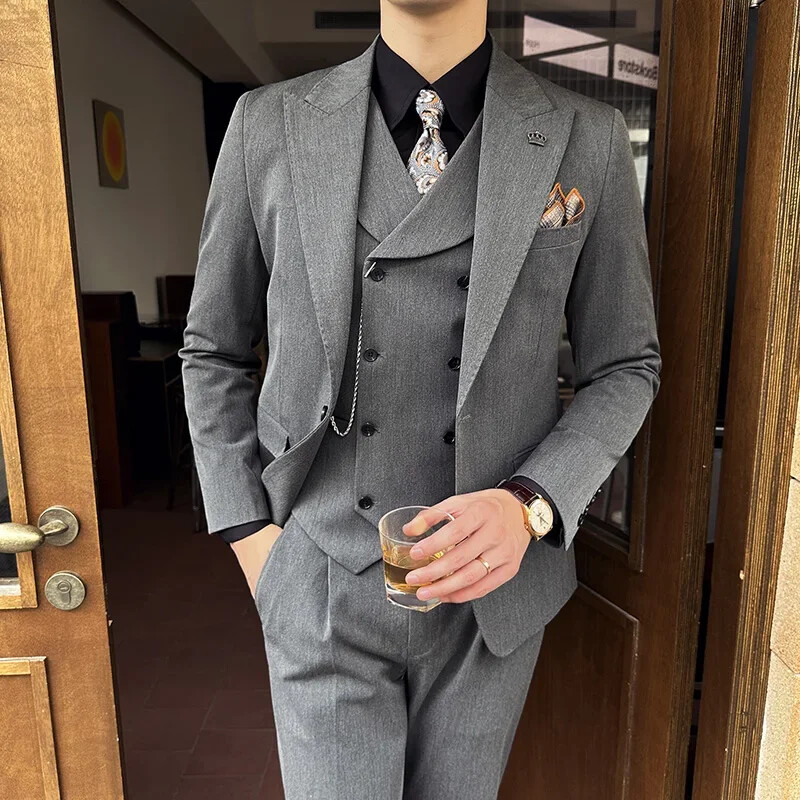 (Jachete+Pantaloni+Vest) Bărbați de înaltă calitate Slim Fit Party Tuxedos 3 piese Moda Vestă la două piept Design Costum social de nuntă
