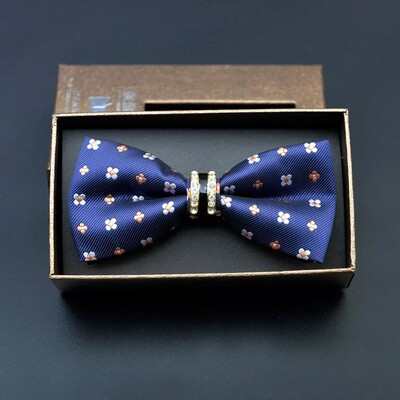 Meeste kikilips Stiilsed lipsud härrasmeestele Kitsad lipsud Stiilsed värvilised kikilipsud Erilistel puhkudel on saadaval erinevad stiilid