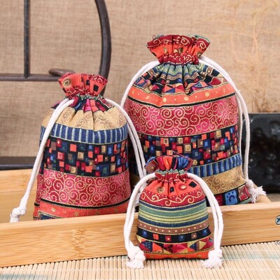10 gab. Etniskā stila rotaslietu somas Savelkamās aukliņas maisiņš konfekšu uzkodu dāvanu maisiņš Retro rokassprādzes rotaslietu iepakojuma uzglabāšanas somas