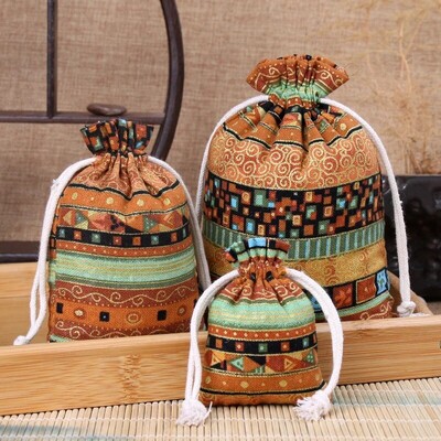 10 gab. Etniskā stila rotaslietu somas Savelkamās aukliņas maisiņš konfekšu uzkodu dāvanu maisiņš Retro rokassprādzes rotaslietu iepakojuma uzglabāšanas somas