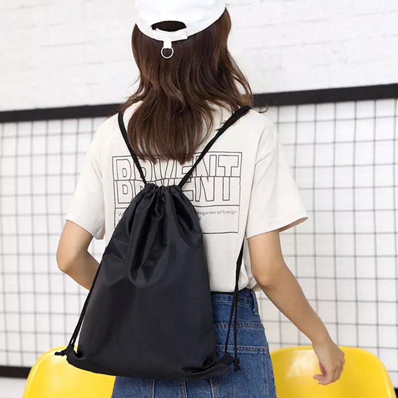 Āra sporta savelkamās auklas kabatas basketbola sacensību ķiveres glabāšana Ūdensizturīga Oksfordas fitnesa mugursoma Saliekama unisex sporta soma