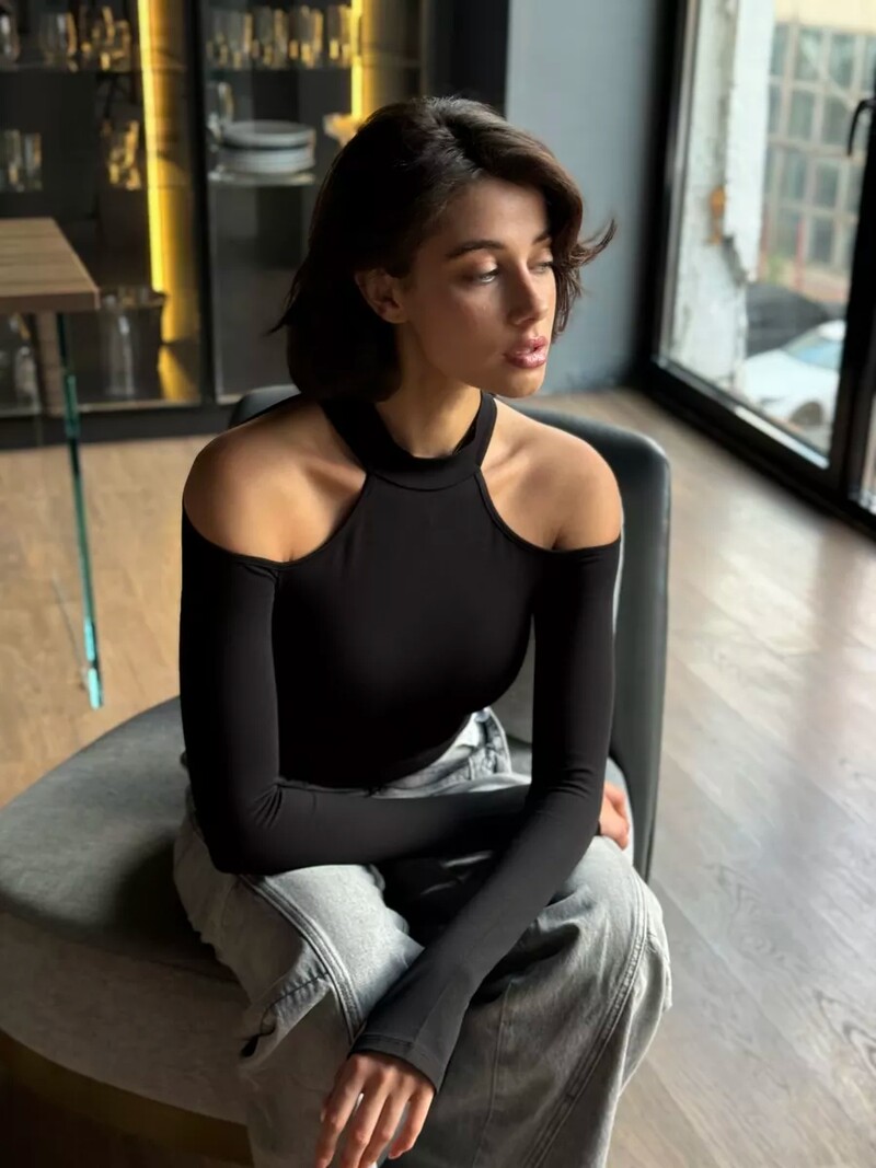 Sieviešu moderns bruņurupuču kakls ar garām piedurknēm ar izgriezumu, melns bodijs Sieviešu ikdienas pieguļošs seksīgs nakts kluba bodijs