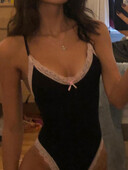 Kontrasts, mežģīņu apdare, bantīte bez piedurknēm V kakla izdilis, salds, seksīgs, melns bodijs sievietēm, jauks Kawaii 2000. gadu apģērbs