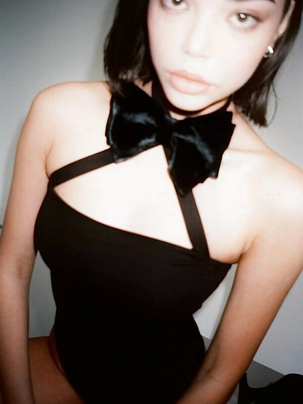 Cnyishe seksi klupski bodiji od čvrstog baršuna za žene, modni uski kombinezoni bez rukava, ženske ležerne majice