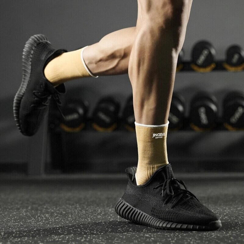 1 pāris viena izmēra elastīgas, elpojošas potītes atbalsta uzmavas skriešanai basketbola riteņbraukšanai