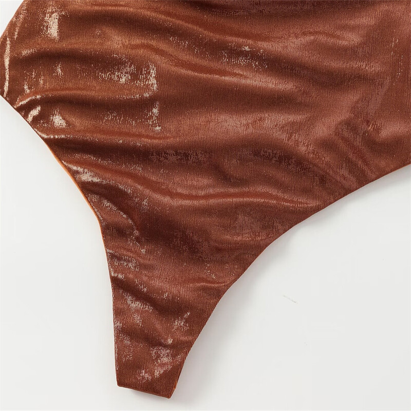 Zach Ailsa 2024 Vasara Jauns produkts Sieviešu modes novājēšanu grumbu dekorēšana Metāla folija piekarināma kakla apkakle Bareback kombinezons