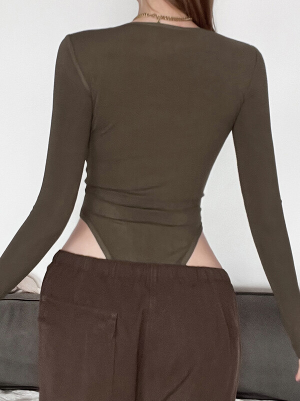 IAMSURE Basic, ploni, tuščiaviduriai kūno kostiumai, laisvalaikio seksualūs kvadratiniai apykaklės marškinėliai ilgomis rankovėmis, moteriški 2023 m. rudens pavasario gatvės drabužiai.