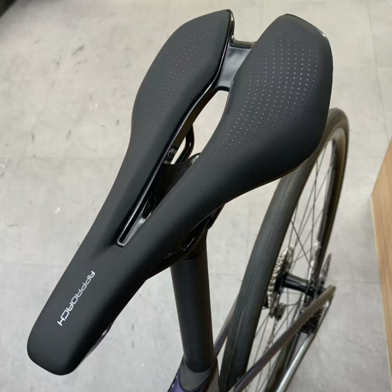 Giant Approach Mountain Highway Bike Saddle Short Nose Seat Bag Hollow Posebna udobnost