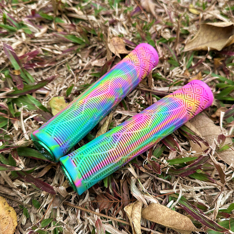 Īpaši viegli pagarināmi velosipēda rokturi Gumijas krāsas triecienu absorbējoši, neslīdoši, mīksti 160 MM stūres pārsegs riteņbraukšanas kalnu velosipēda rokturi