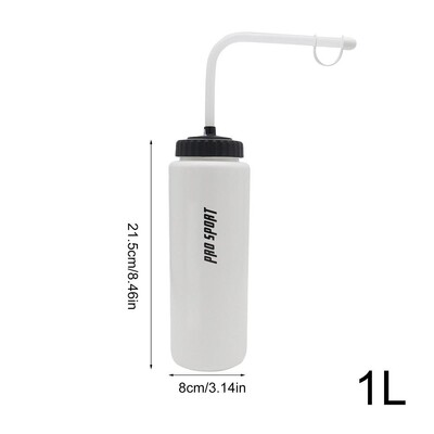 Saspiežamās ūdens pudeles Drošas ūdens mazgāšanas pudeles 1 litra futbola ūdens pudeles boksa saspiežamā pudele ar gariem salmiņiem fitnesam