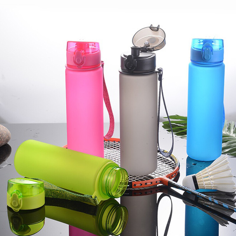 1000 ml sporta ūdens pudeļu kratītājs ar siksnu āra ceļojumu pārnēsājams necaurlaidīgs dzērienu trauks ar BPA bezmaksas dzērienu pudele sporta zālē