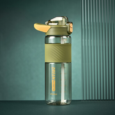 800 ml sporta ūdens pudele ar salmu pretkarstošu silikona uzmavu, necaurlaidīgu un izturīga sporta zāles fitnesa āra sporta dzeramā pudele