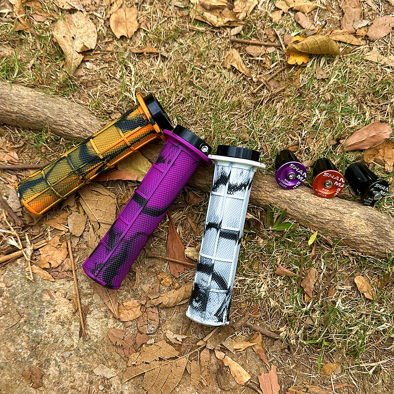 Universāls jauktu krāsu velosipēda rokturis, viena sānu slēdzene, gumija, neslīdoša, mīksta triecienu absorbējoša kalnu velosipēda roktura roktura riteņbraukšanas daļas