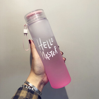 500 ml Gradient Color ūdens pudele Pārnēsājamas matētas krāsainas dzeršanas pudeles ar virvi caurspīdīgu sporta kausu āra skolai