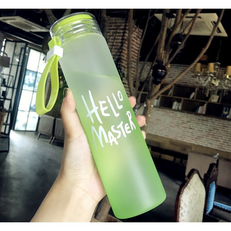 500 ml Gradient Color ūdens pudele Pārnēsājamas matētas krāsainas dzeršanas pudeles ar virvi caurspīdīgu sporta kausu āra skolai