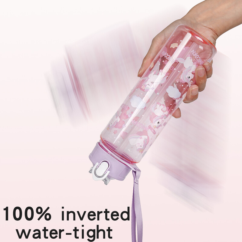 Karikatūras plastmasas ūdens pudele, caurspīdīga 750 ml dzēriena pudele Macaron abažūri ar pārnēsāšanas siksniņu, lieliski piemēroti sportam un āra aktivitātēm