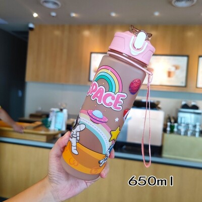 izlases karikatūra astronautu plastmasas kosmosa krūze Pārnēsājama virves sippy tase Studentu ūdens krūze ar aizbīdni