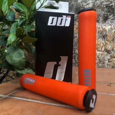 2 kom ODI MTB biciklistički upravljač Ultralaki, mekani protuklizni navlaka za bicikle Ručke za brdski cestovni bicikl Pjenasta navlaka